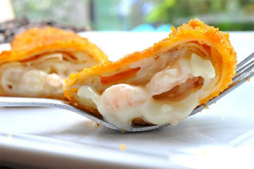 1 Crepe stuffed with shrimps, scallops, mushrooms, cheese